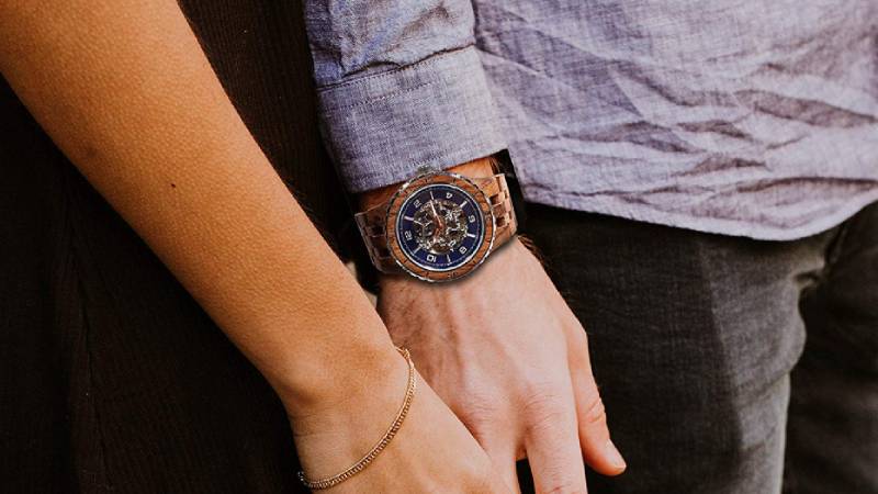 Orologio da polso da uomo in legno:  può essere elegante e alla moda, leggi l'opinione di chi li ha provati