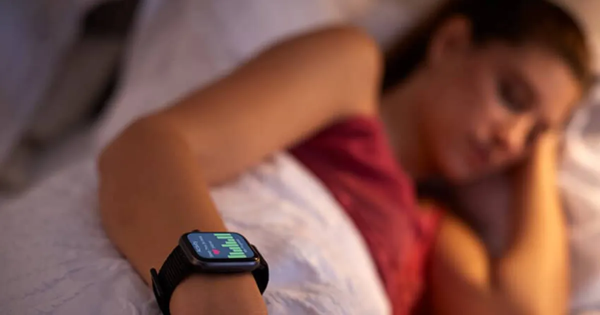 Dormire con lo smartwatch fa bene?